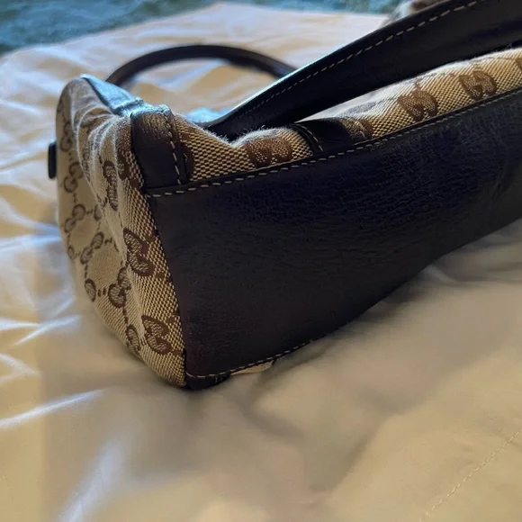 GUC Gucci Monogram Canvas Abbey Handbag - Picture 2 of 16